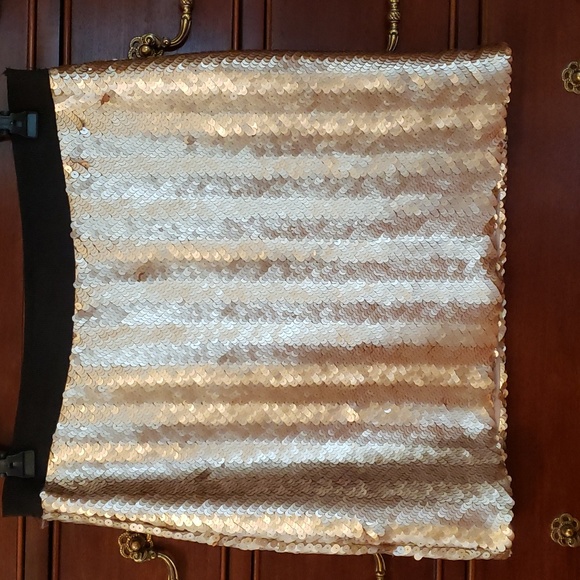 DKNY pull on sequin mini skirt - Picture 1 of 3